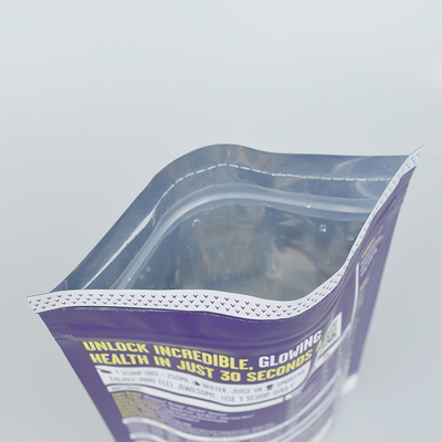 la borsa a chiusura lampo stampata su ordinazione sta sull'imballaggio per alimenti del sacchetto