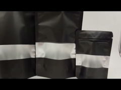 Da cosa è fatta la borsa con la cerniera?